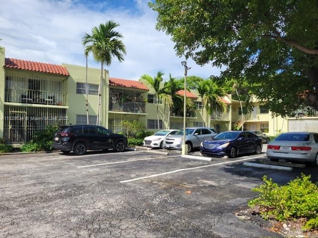 520 NE 38th St #10
