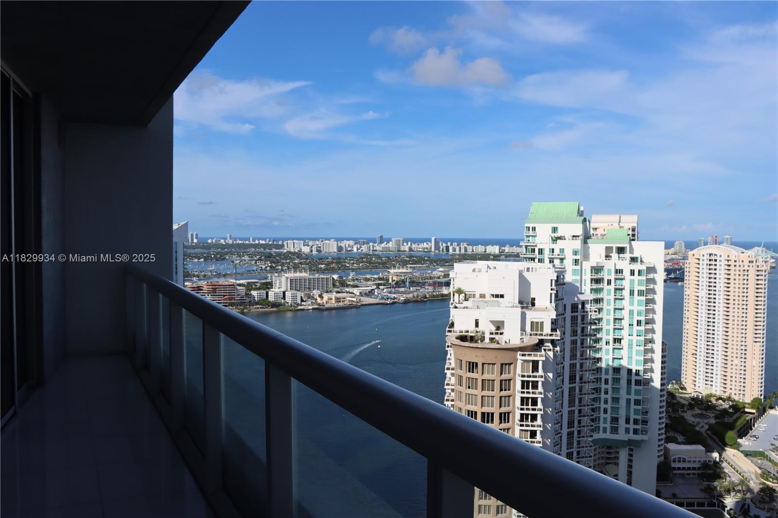 475 Brickell Ave #4207