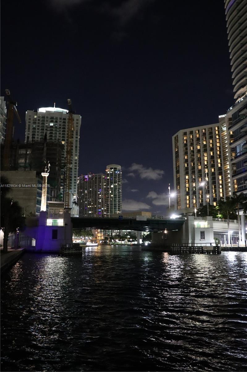 image Icon Brickell22