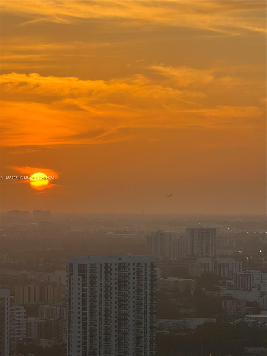 image Icon Brickell25