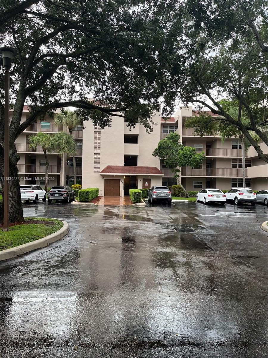 1931 Sabal Palm Dr #204