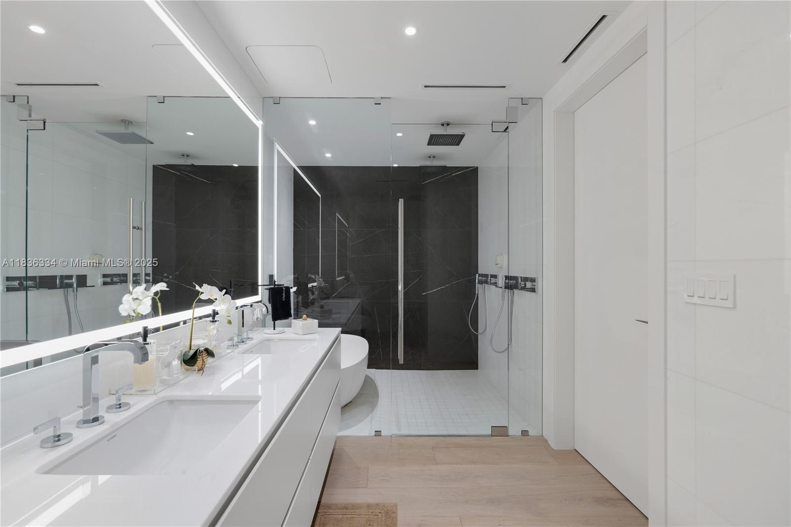 image Aston Martin Residences18