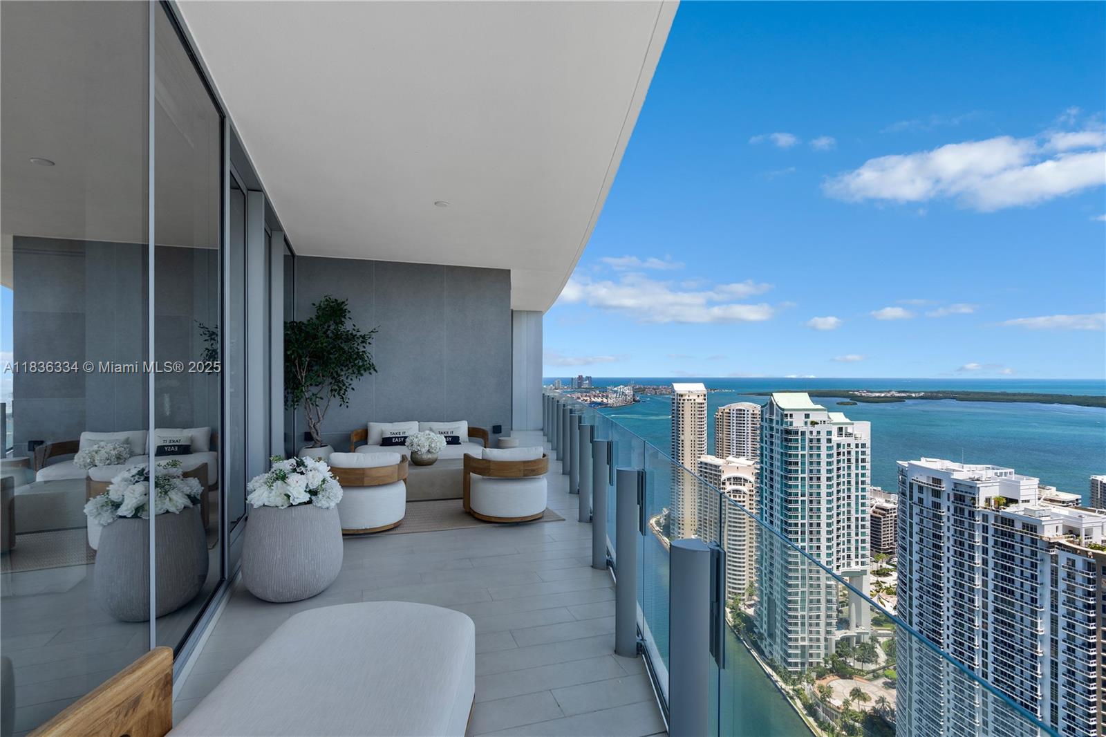 image Aston Martin Residences6