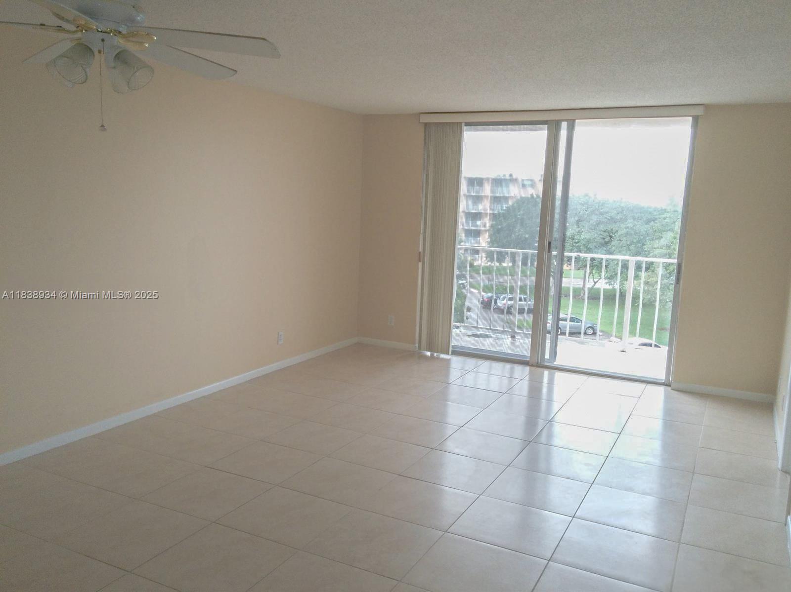 500 Executive Ctr Dr #4N