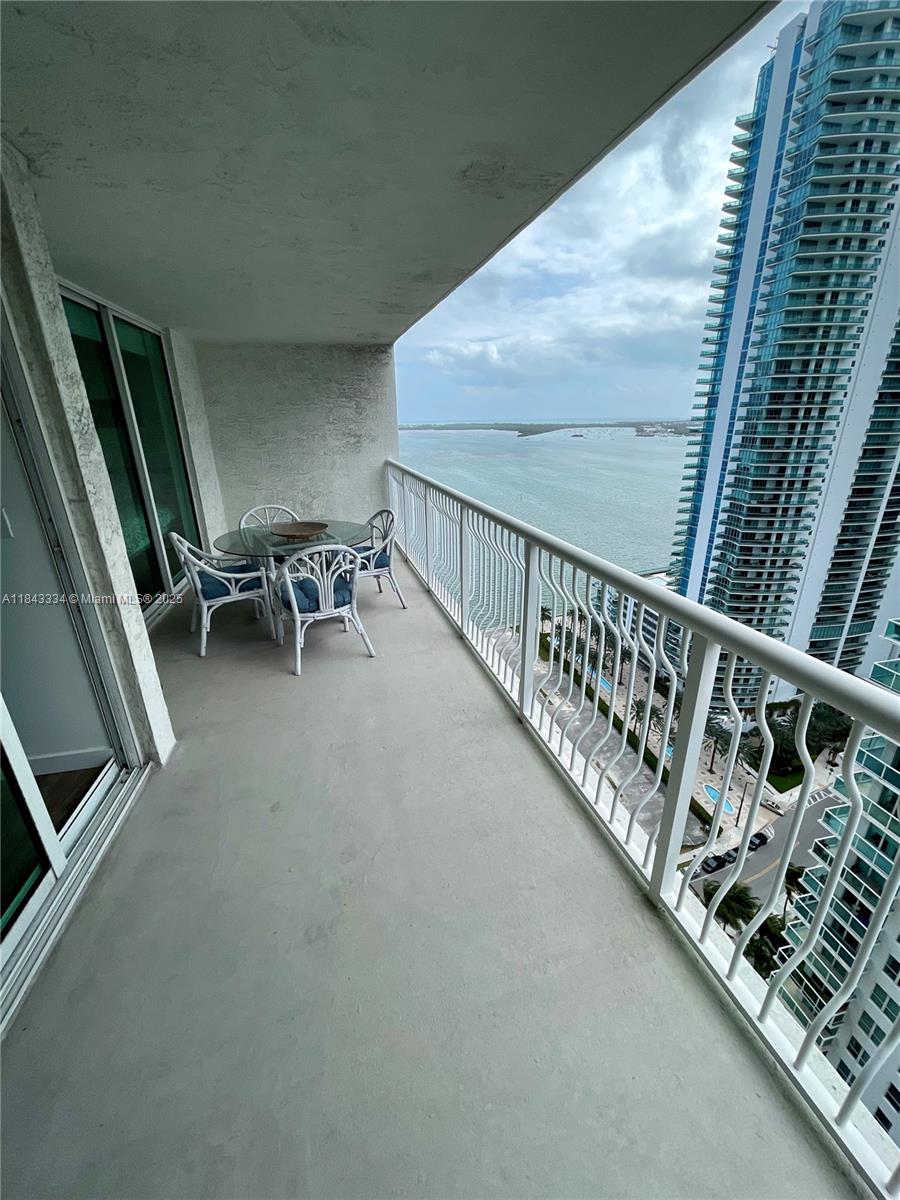 image The Club At Brickell Bay9