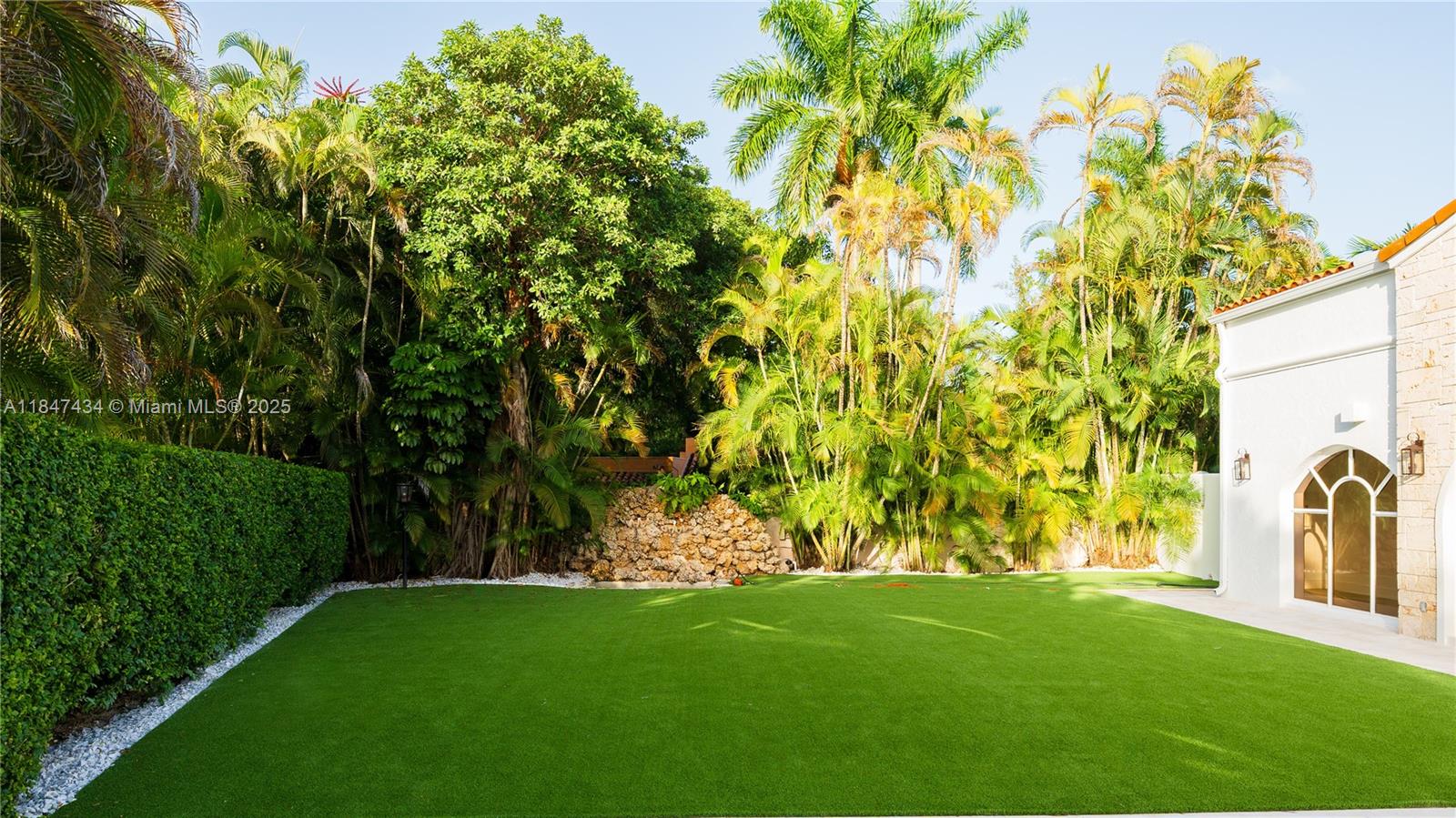 2525 Indian Mound Trl Coral Gables, FL 33134 2525 Indian Mound Trl Coral Gables, FL 33134