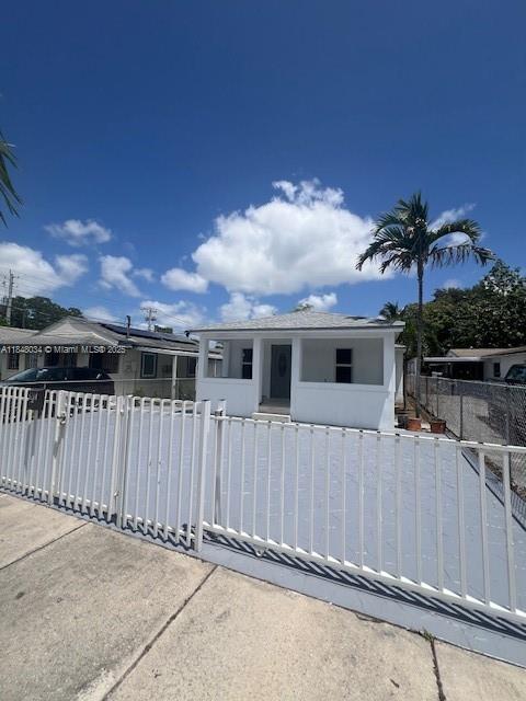 81 NW 44th St