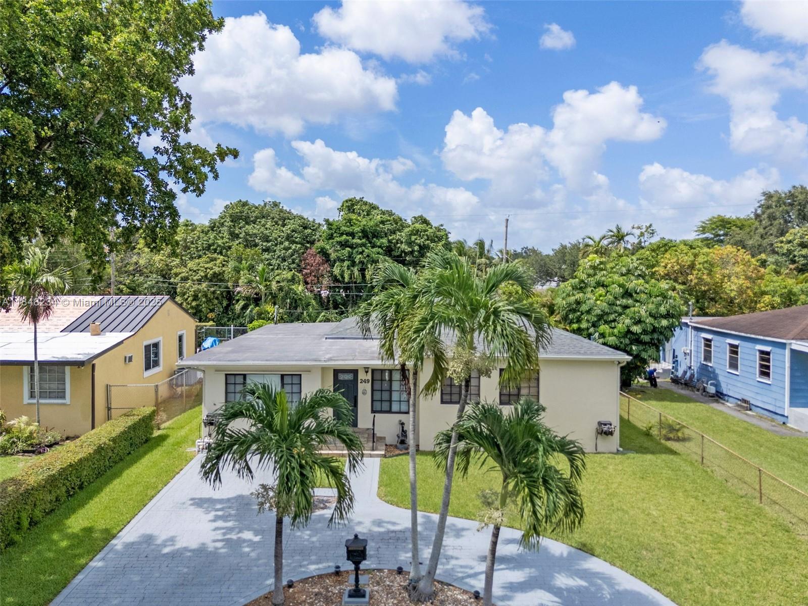 249 Carlisle Dr