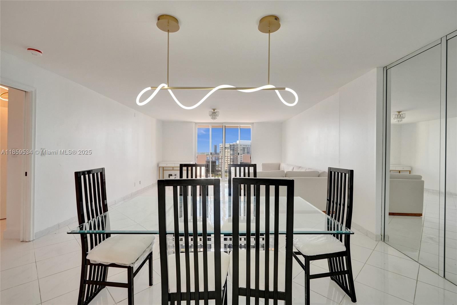image Prince George Arms Condo13