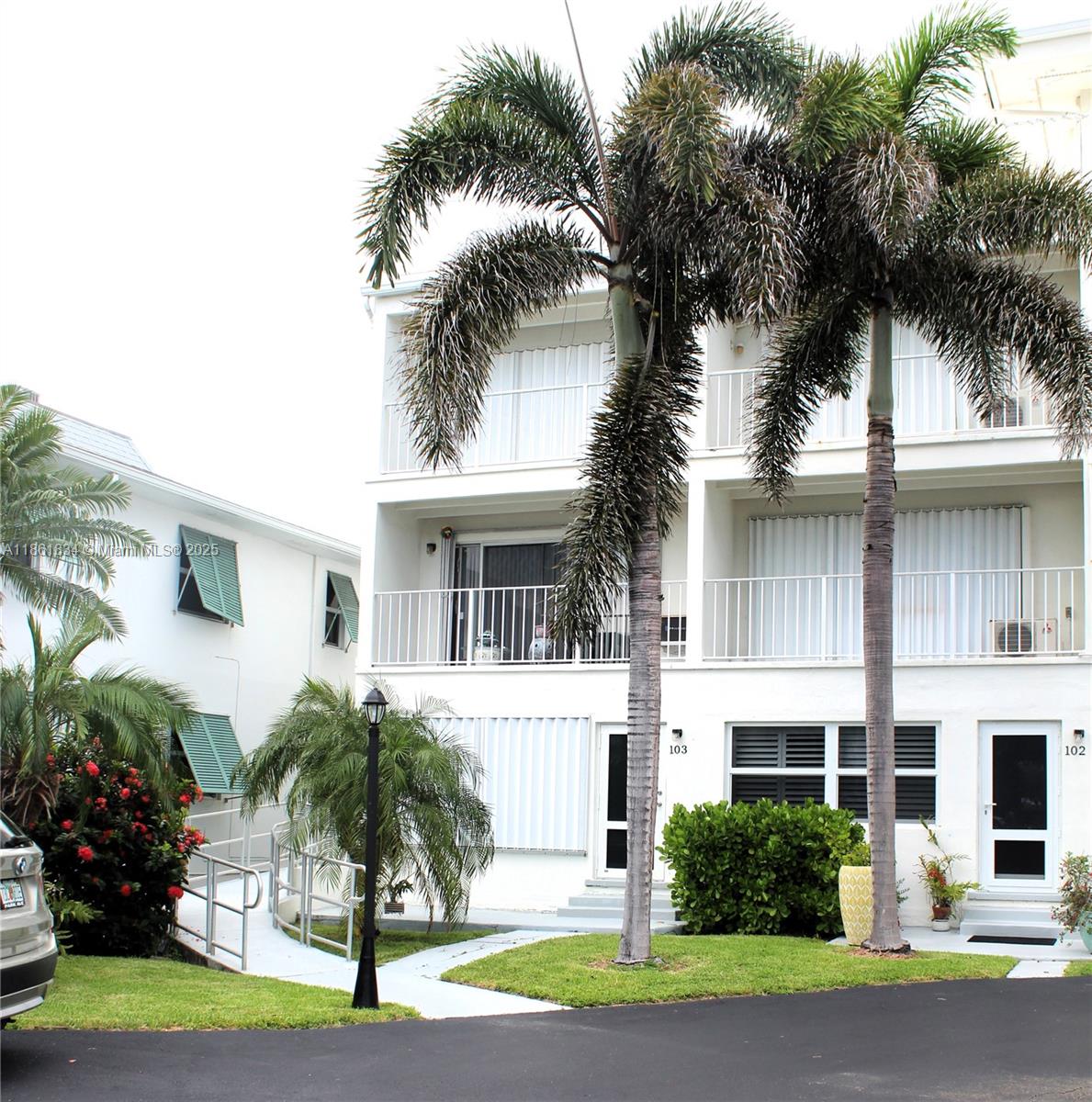 4001 S Ocean Blvd #103