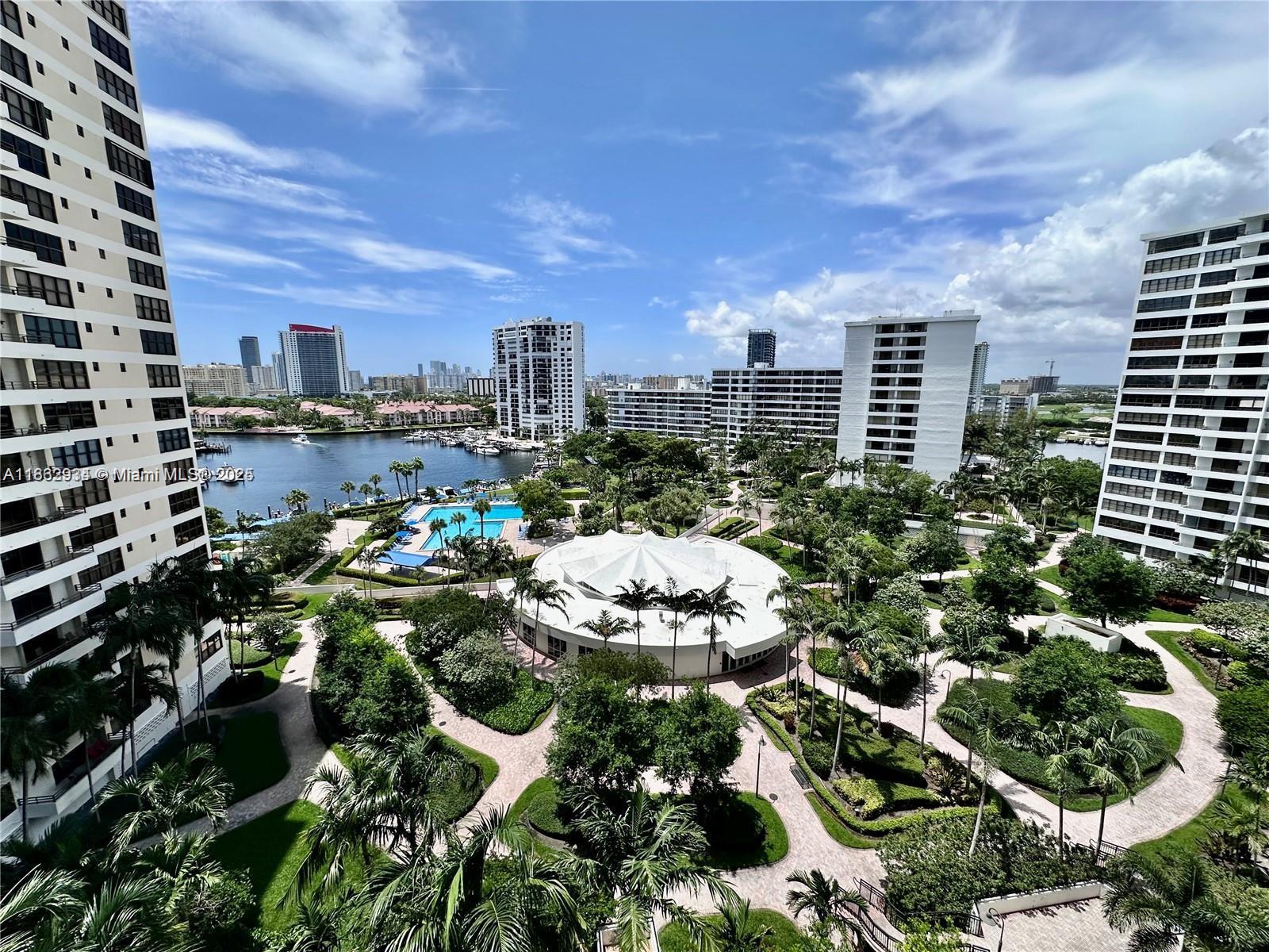 2500 Parkview Dr #1215
