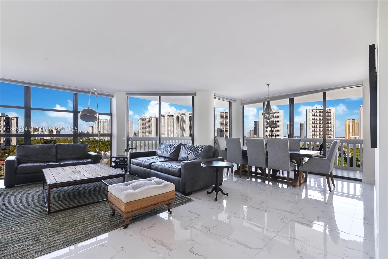 1000 W Island Blvd #1404