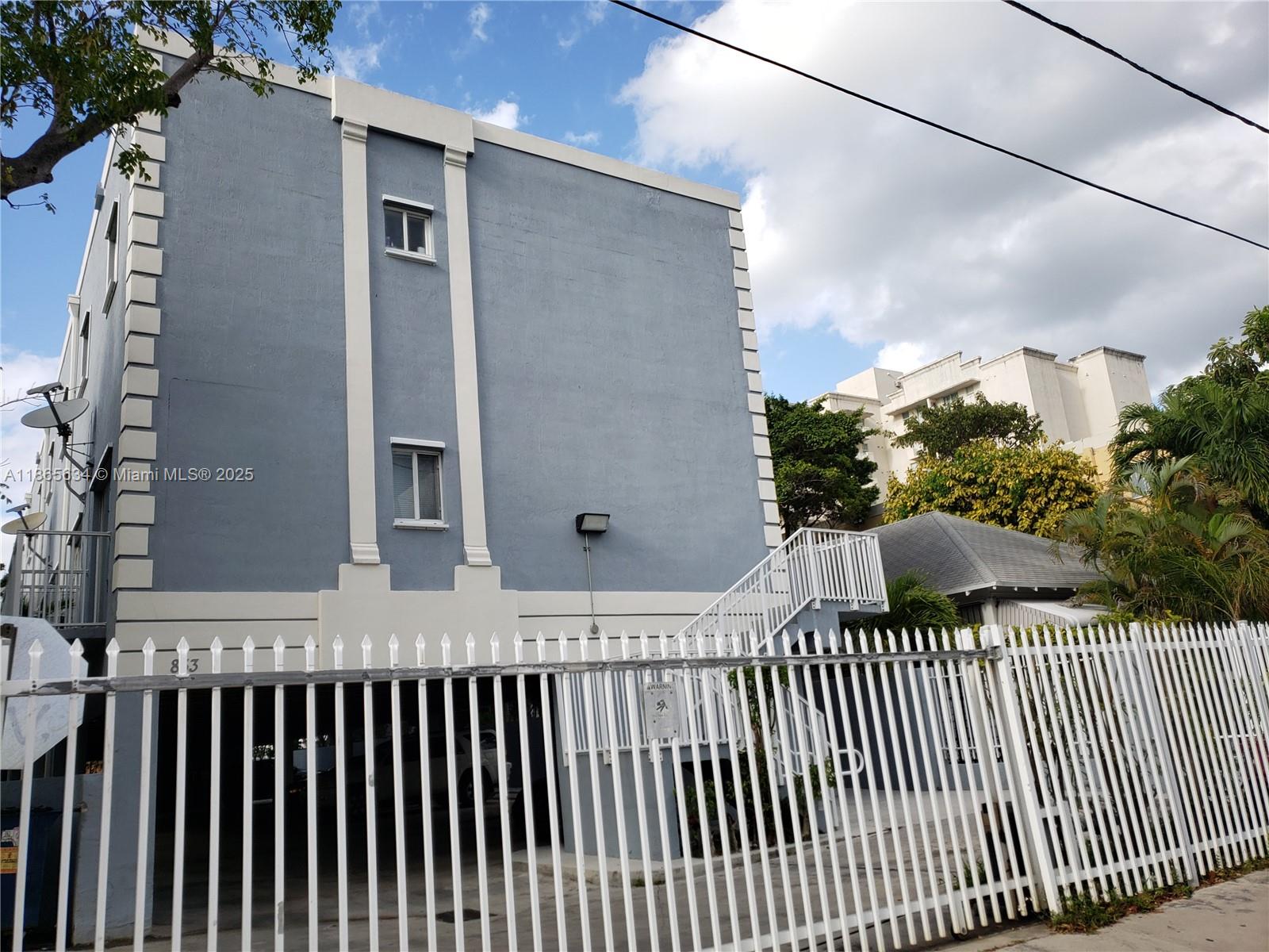 853 SW 2nd St #205