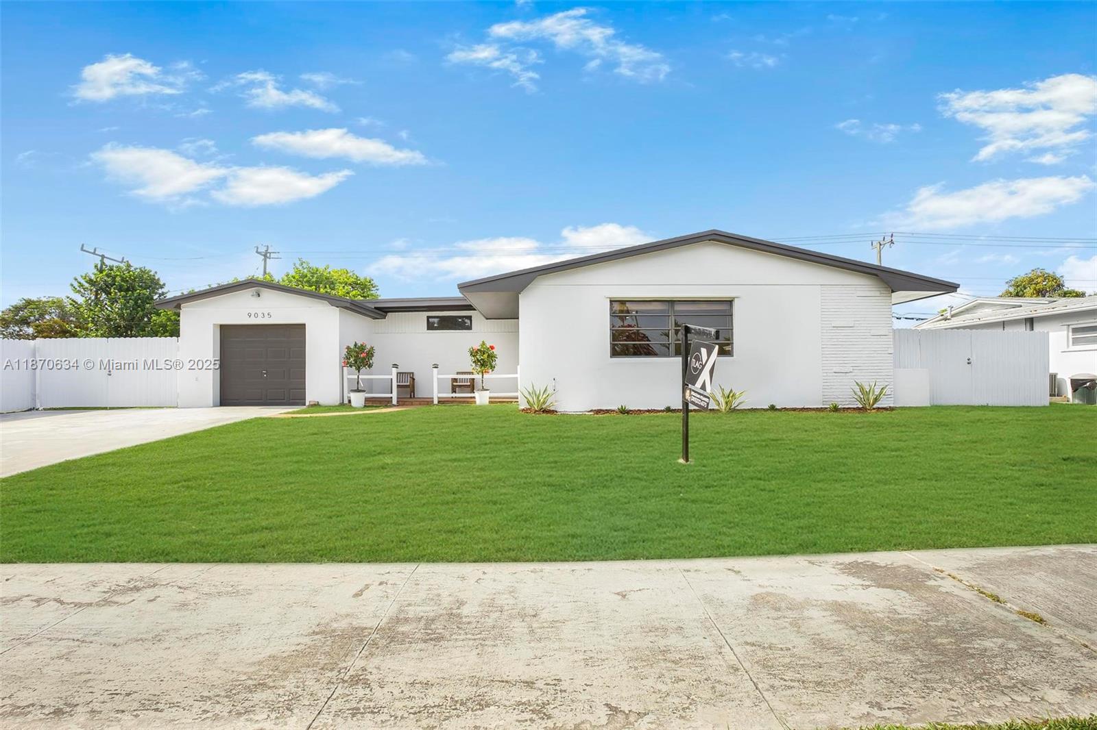 9035 SW 198th Ter