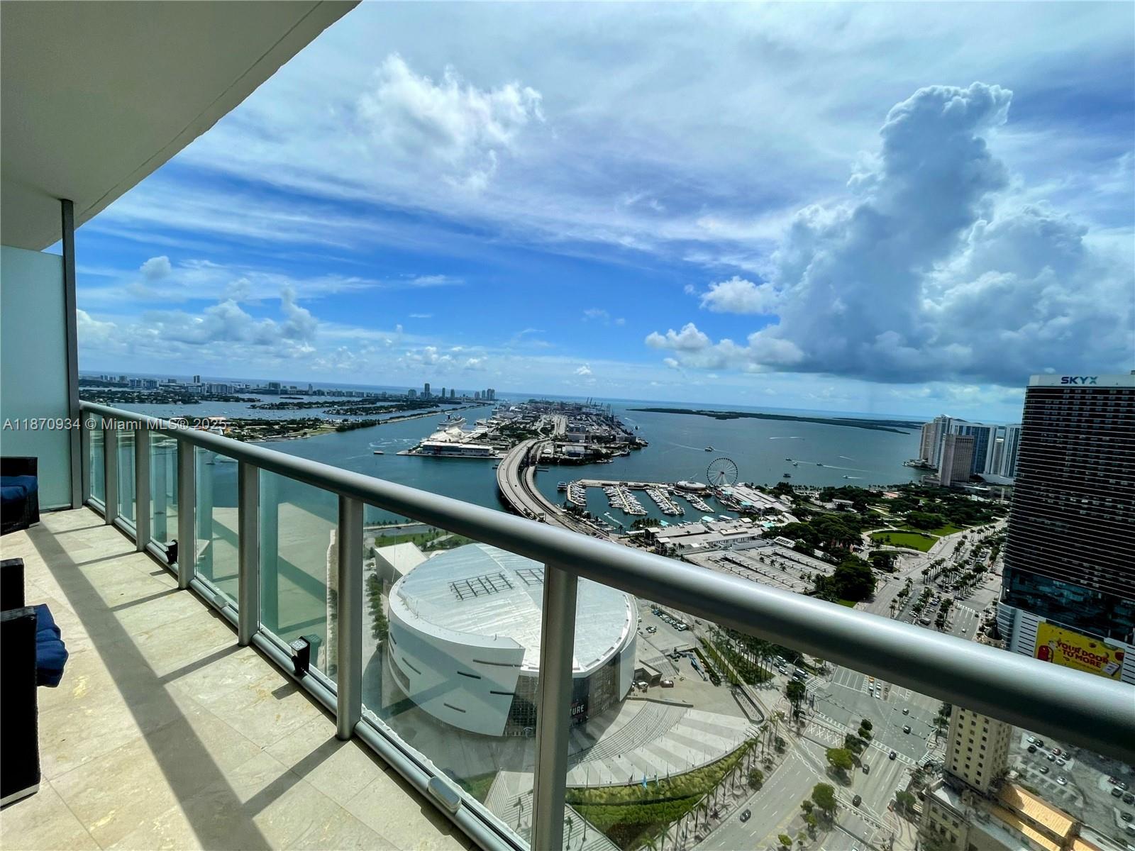 888 Biscayne Blvd #4902