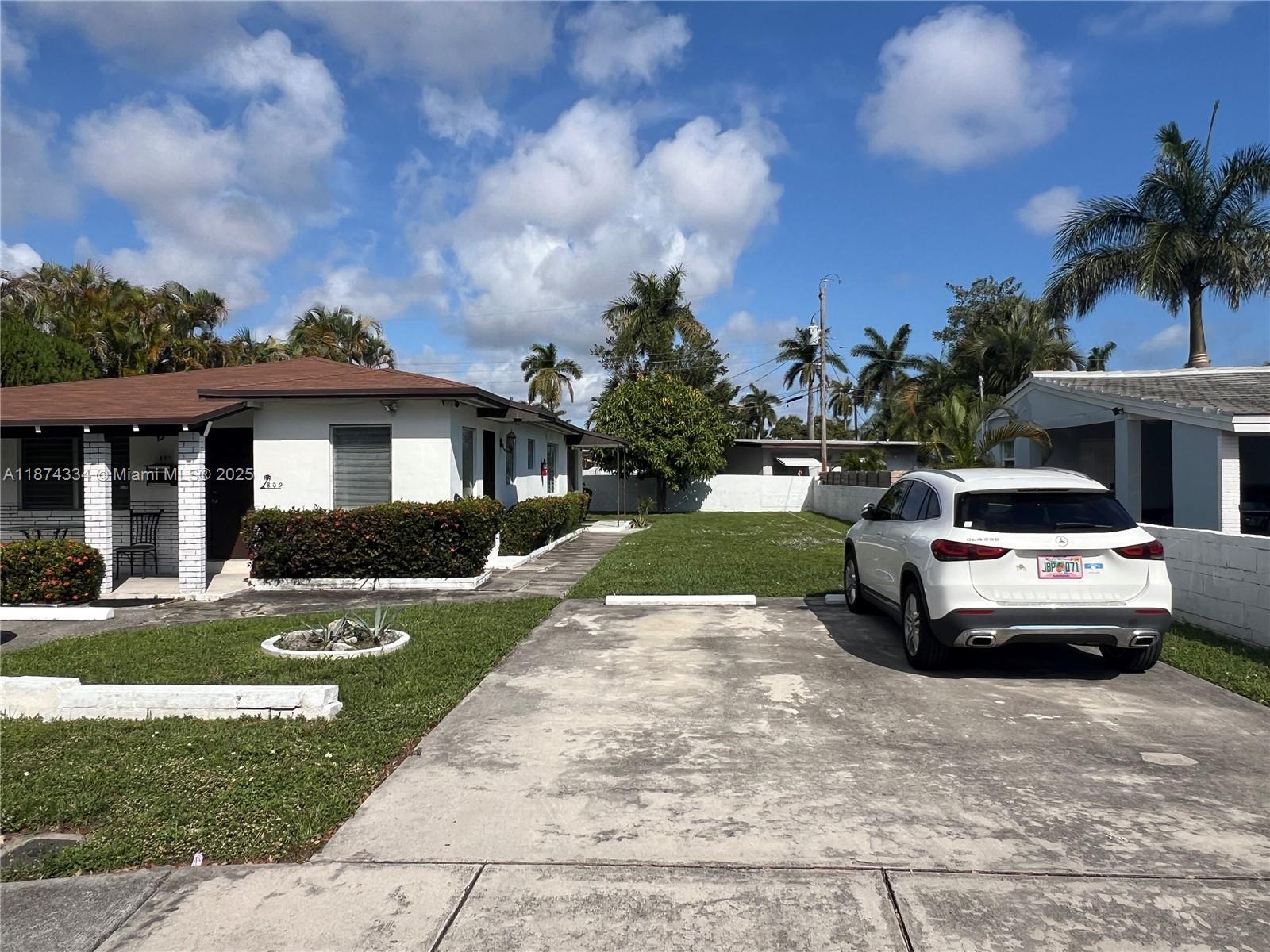 809 NE 2nd St #2,Hallandale Beach, FL 33009