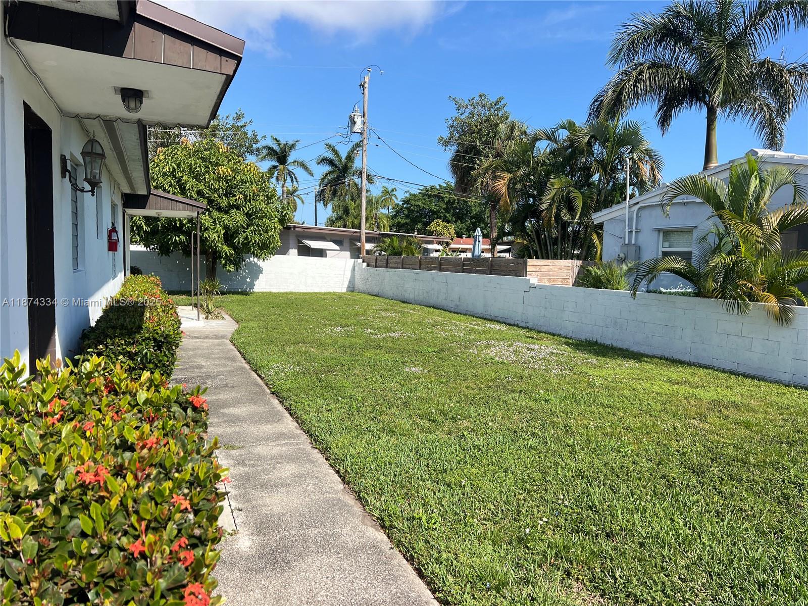 809 NE 2nd St #2,Hallandale Beach, FL 33009