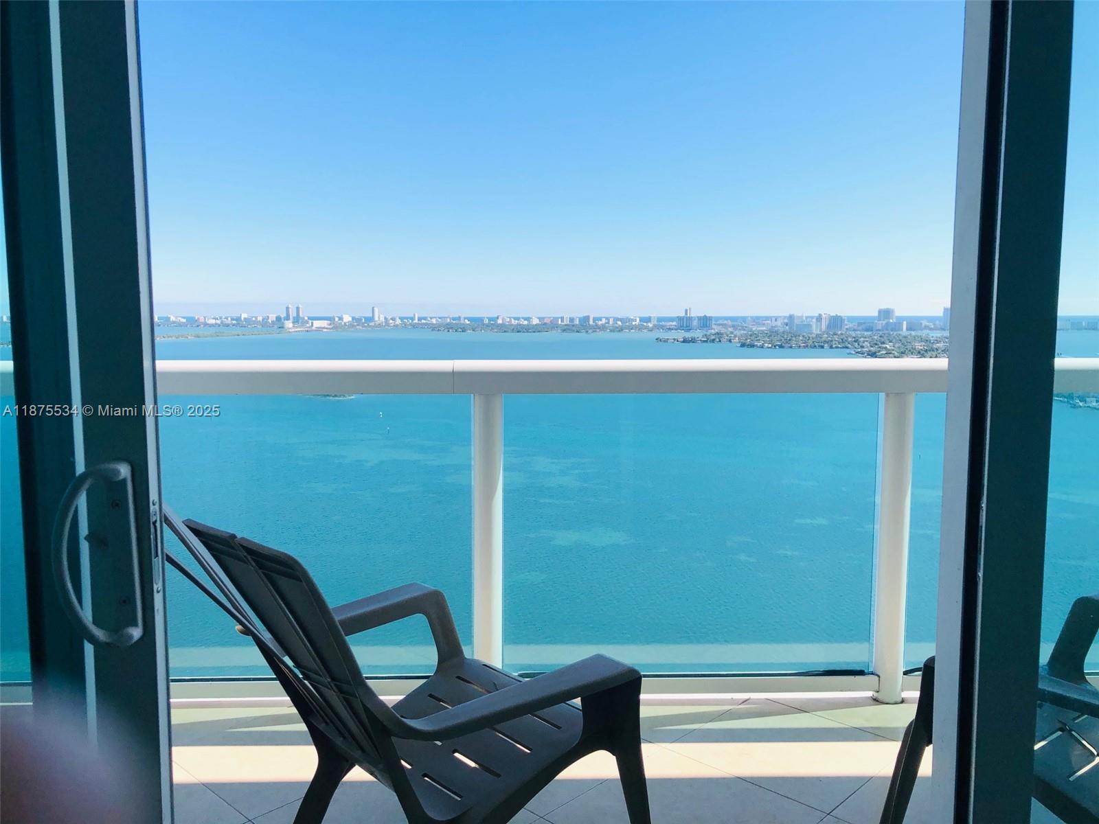 1800 N Bayshore Dr #3205