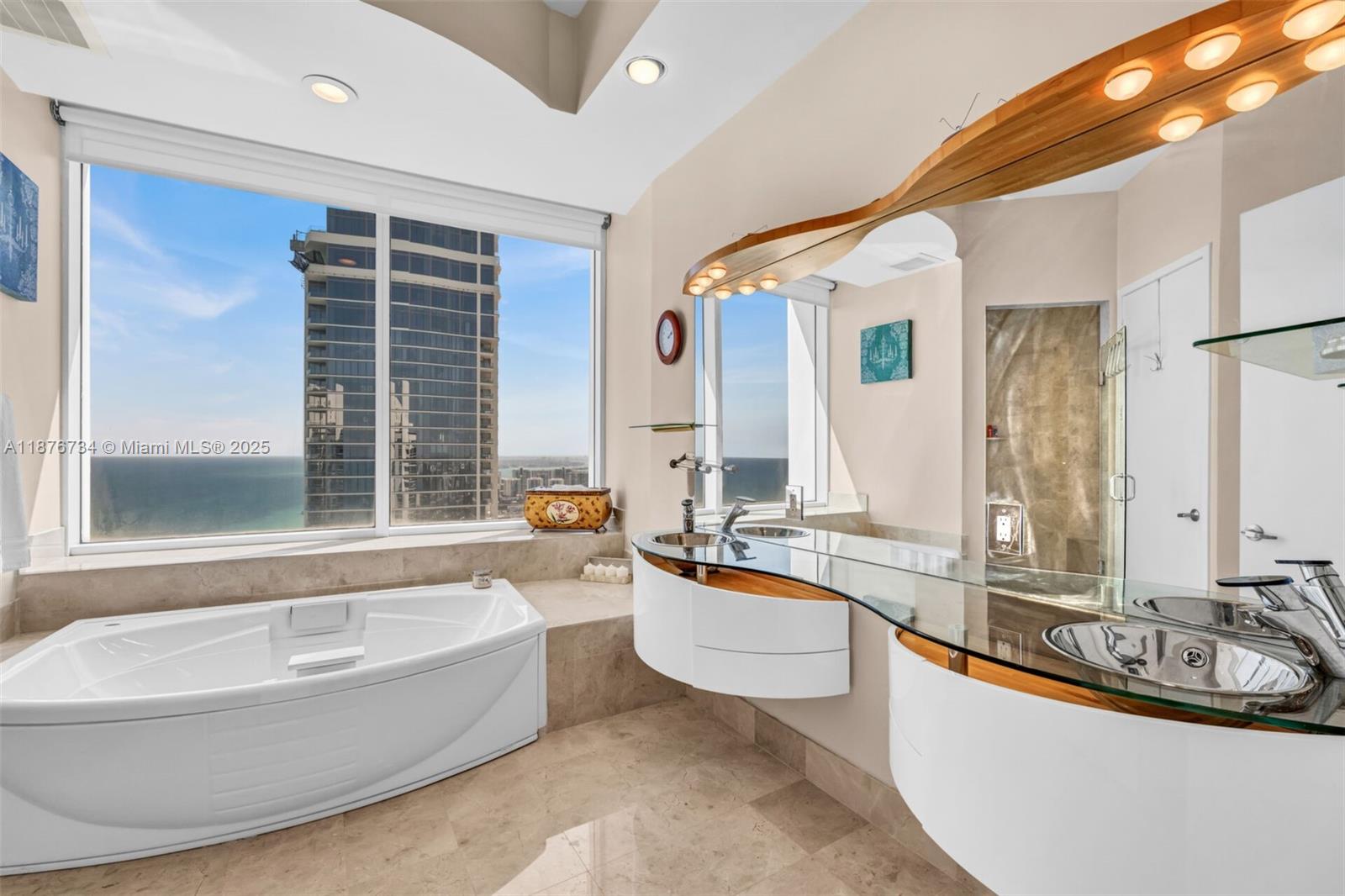 image Trump Palace Condo12