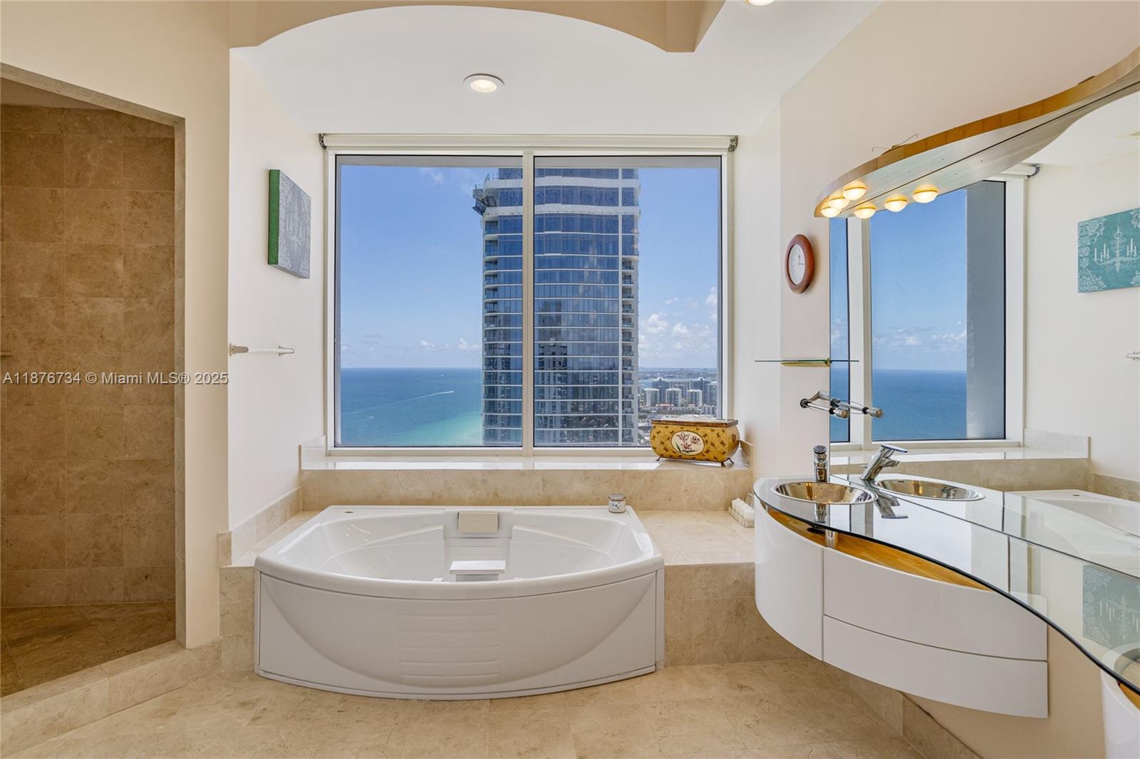 image Trump Palace Condo41