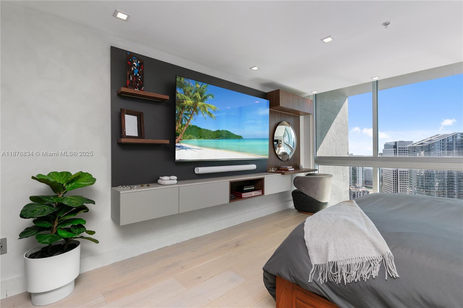 image The Ivy Condo16