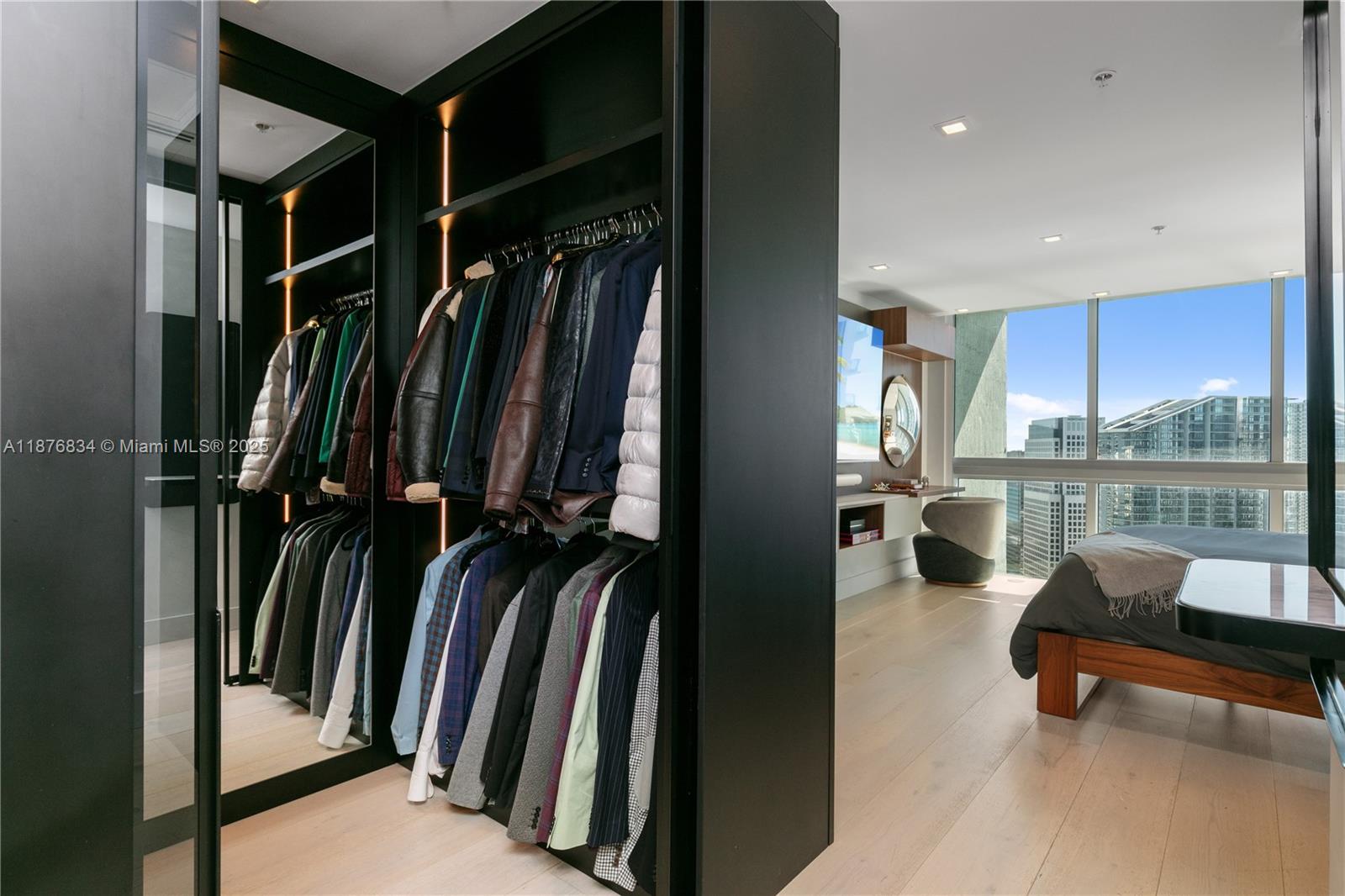 image The Ivy Condo18