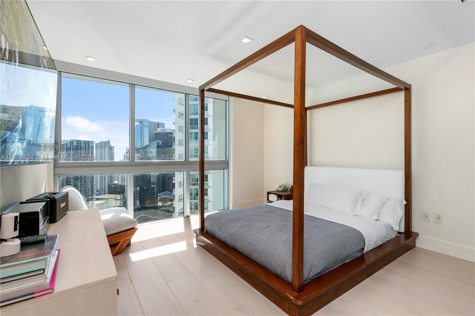 image The Ivy Condo27