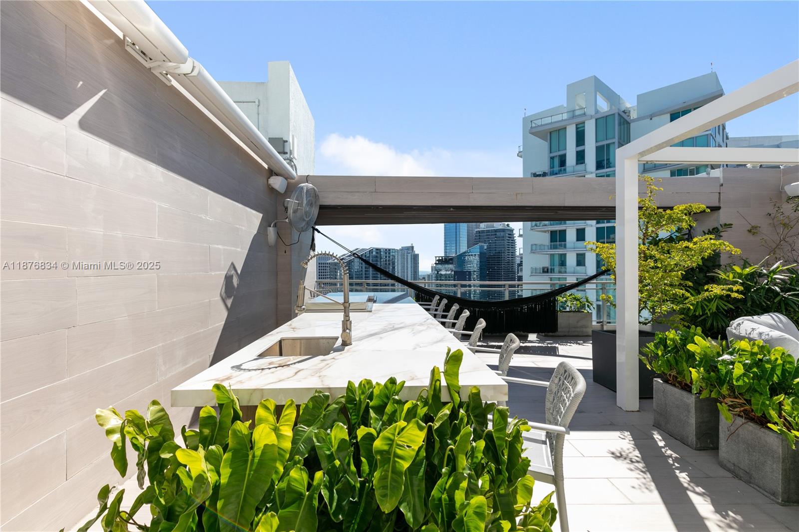 image The Ivy Condo35