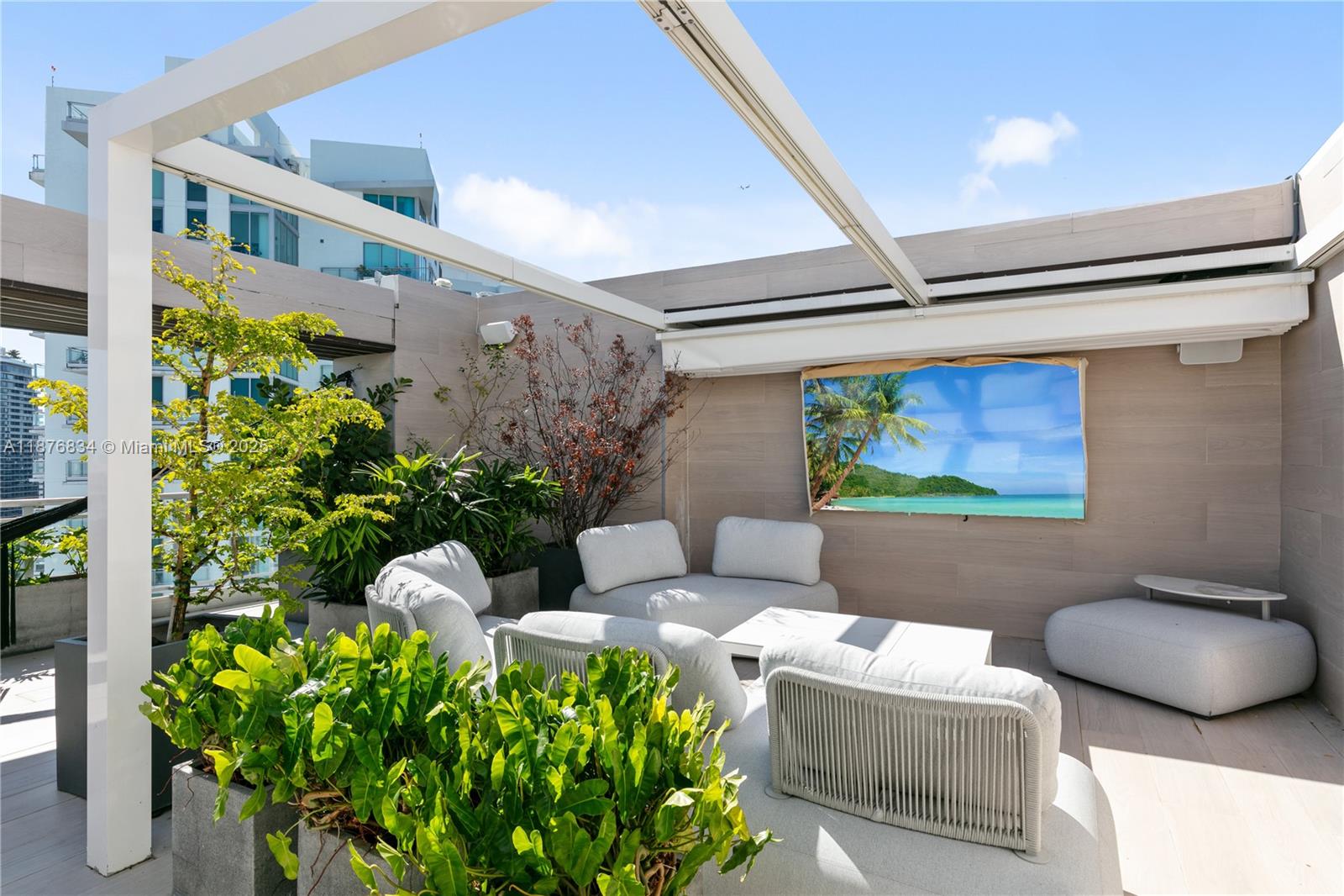image The Ivy Condo36