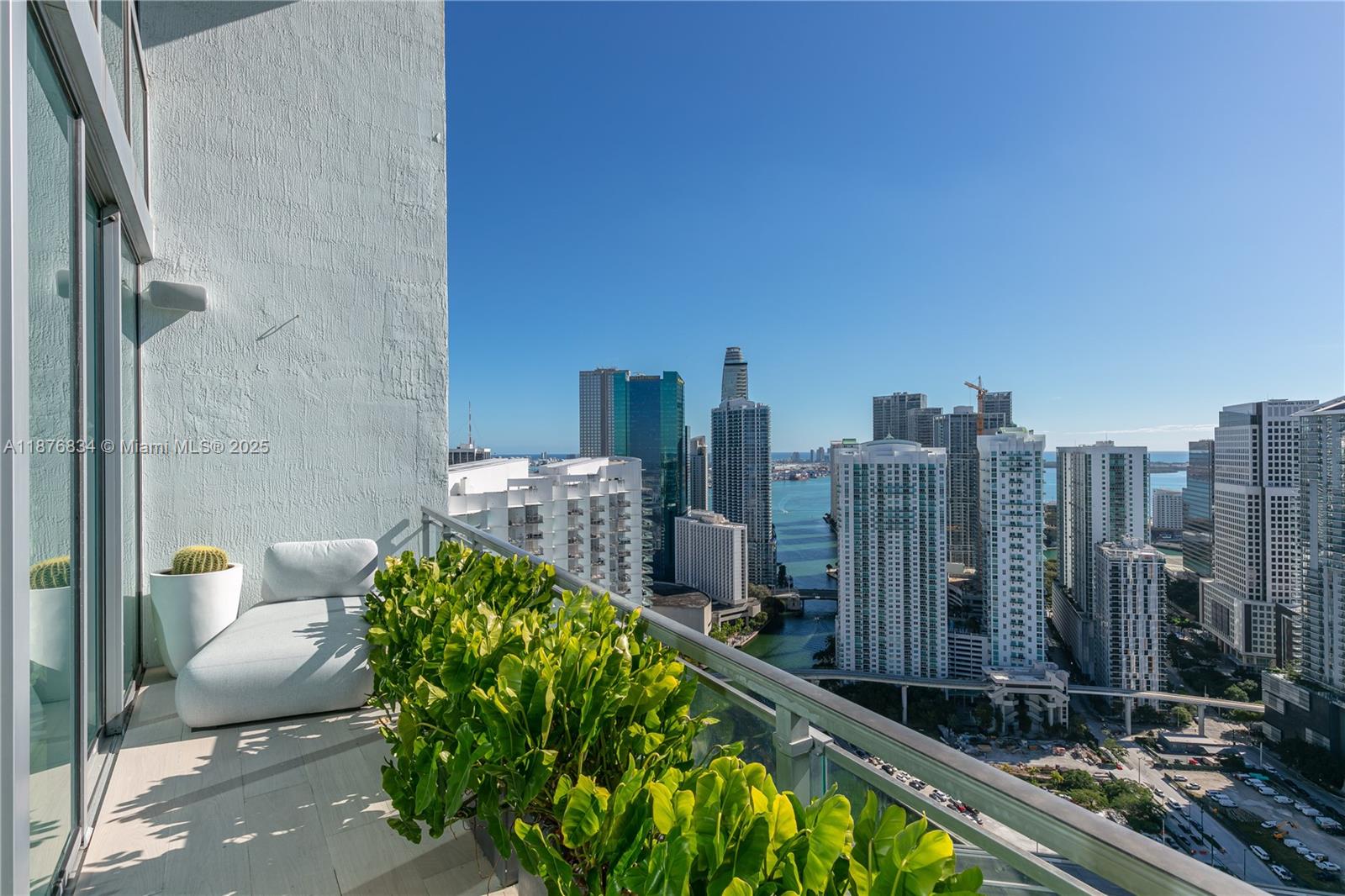 image The Ivy Condo46
