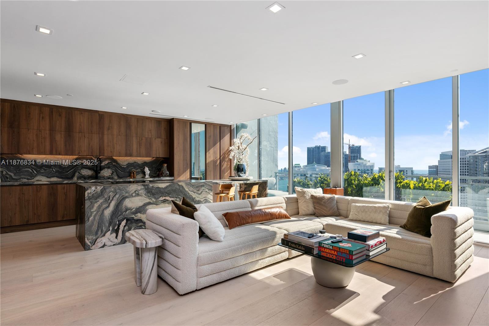 image The Ivy Condo4