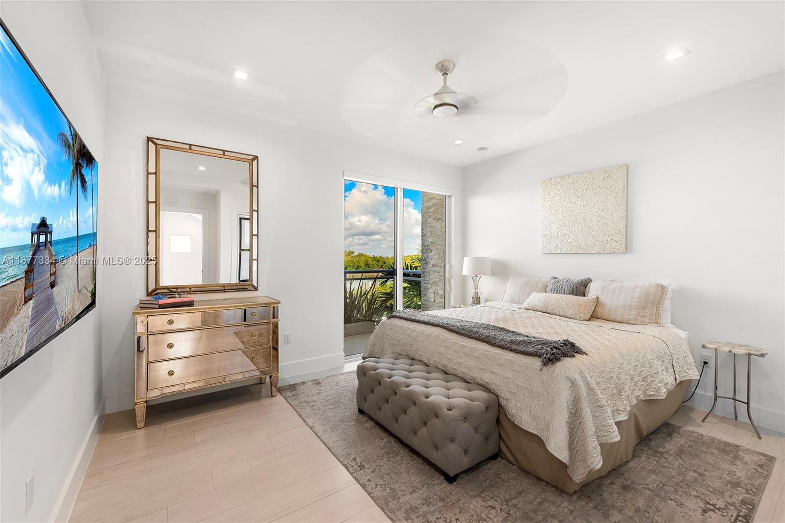 350 Desoto St Hollywood, FL 33019