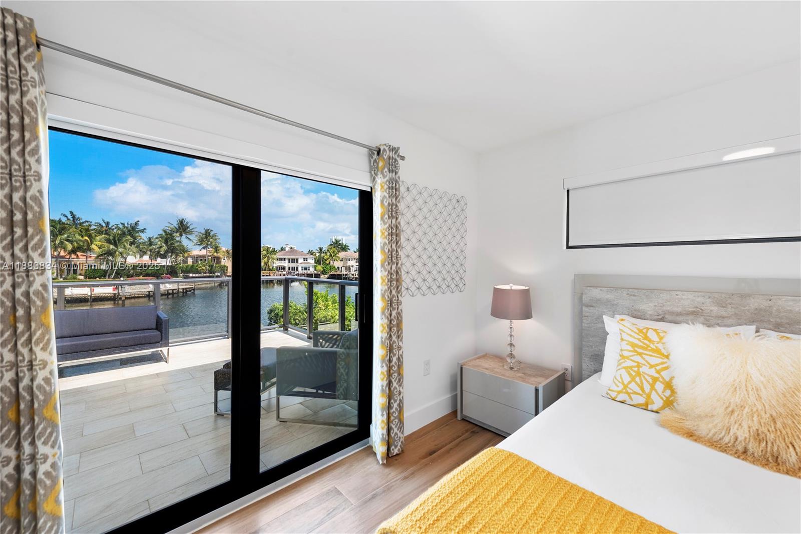 1025 Diplomat Pkwy Hollywood, FL 33019