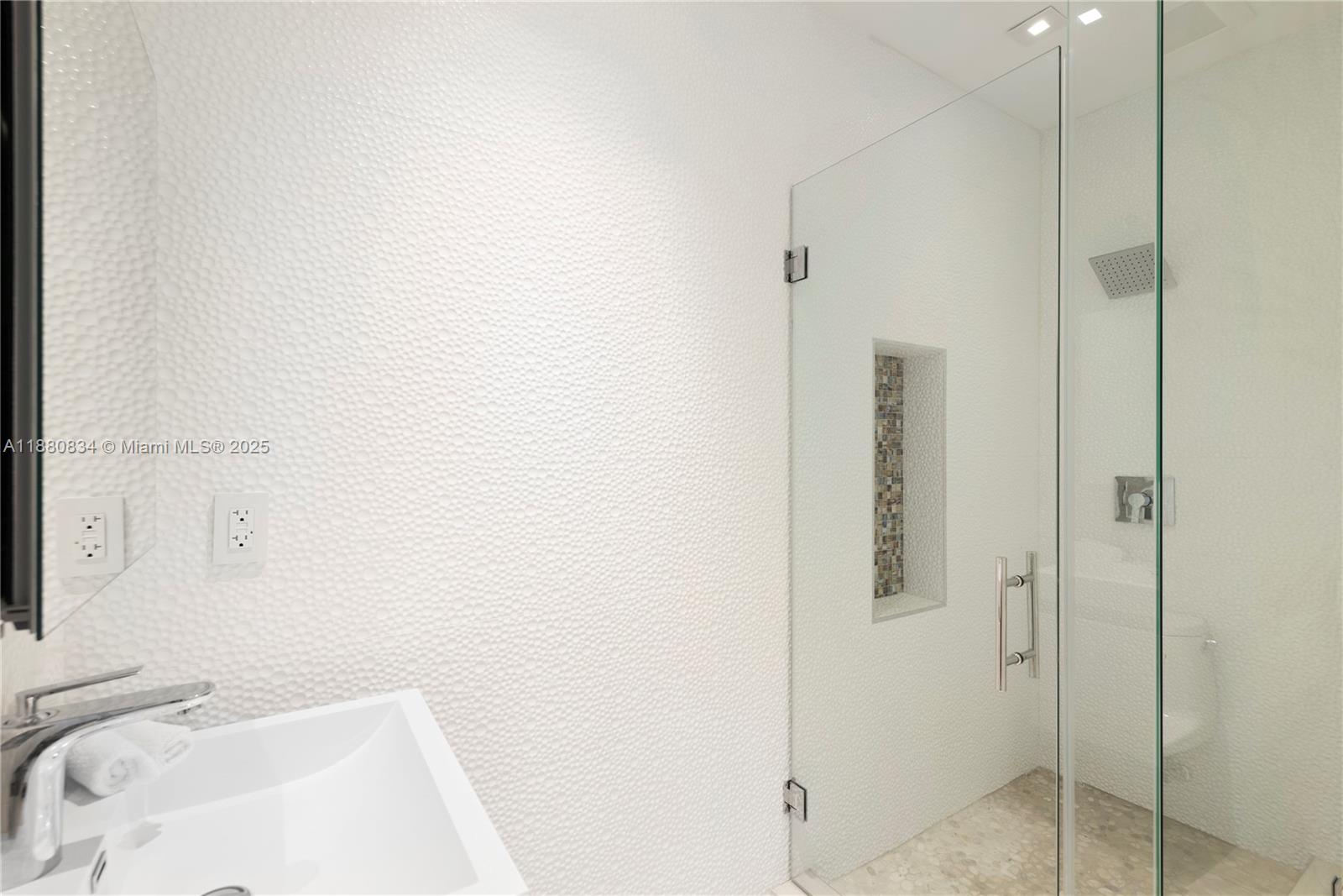 1025 Diplomat Pkwy Hollywood, FL 33019