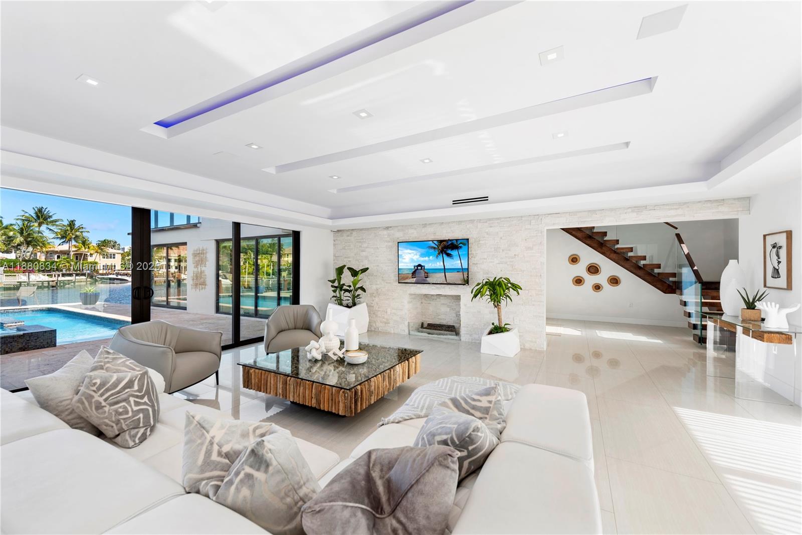 1025 Diplomat Pkwy Hollywood, FL 33019