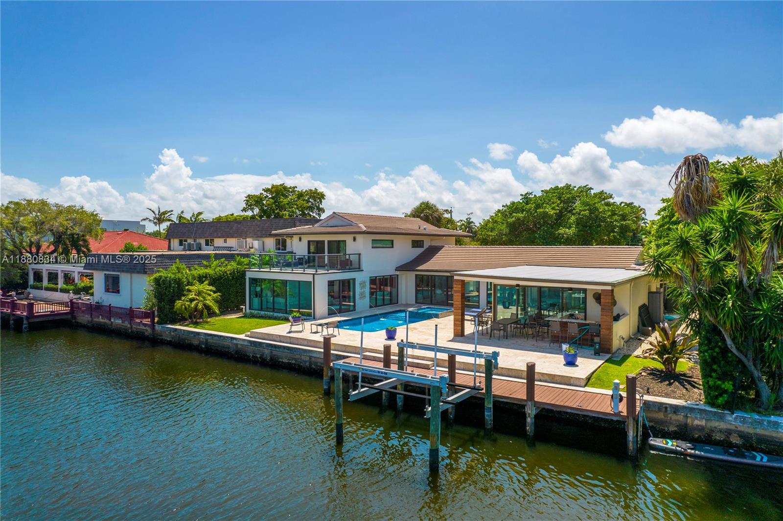 1025 Diplomat Pkwy Hollywood, FL 33019