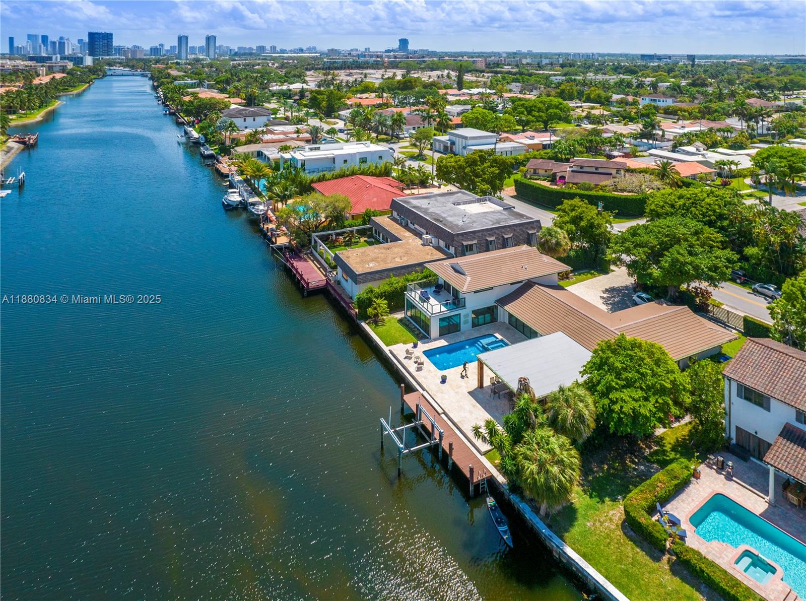 1025 Diplomat Pkwy Hollywood, FL 33019