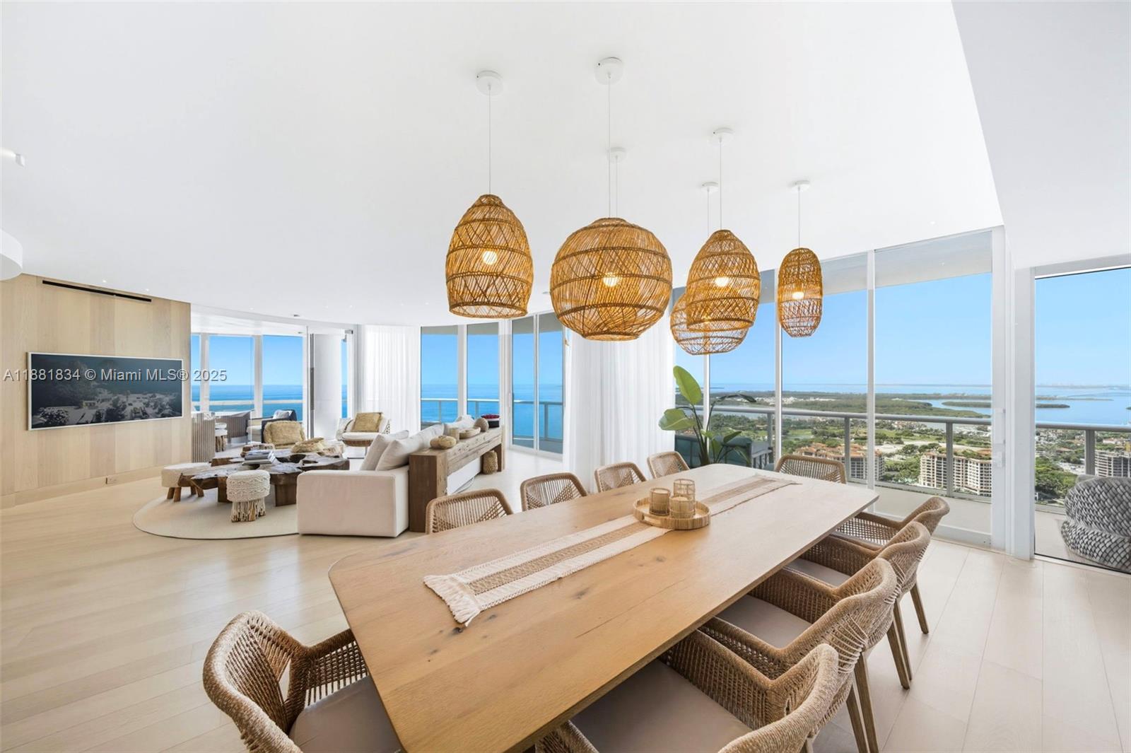 100 S Pointe Dr #3803 Miami Beach, FL 33139 100 S Pointe Dr #3803 Miami Beach, FL 33139