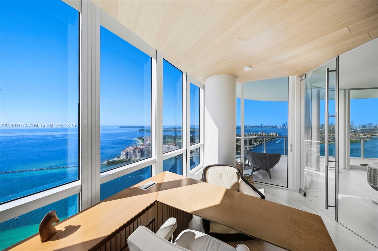 100 S Pointe Dr #3803 Miami Beach, FL 33139 100 S Pointe Dr #3803 Miami Beach, FL 33139