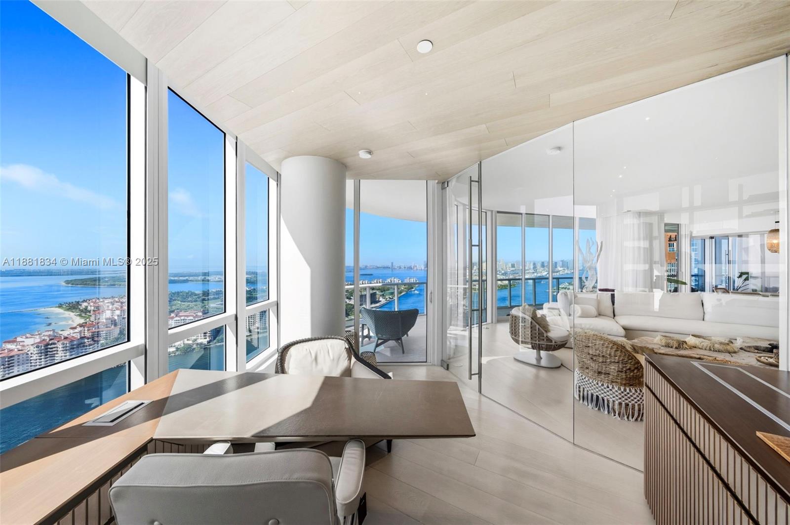 100 S Pointe Dr #3803 Miami Beach, FL 33139 100 S Pointe Dr #3803 Miami Beach, FL 33139