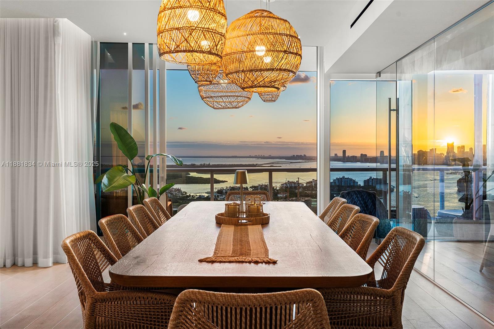 100 S Pointe Dr #3803 Miami Beach, FL 33139 100 S Pointe Dr #3803 Miami Beach, FL 33139