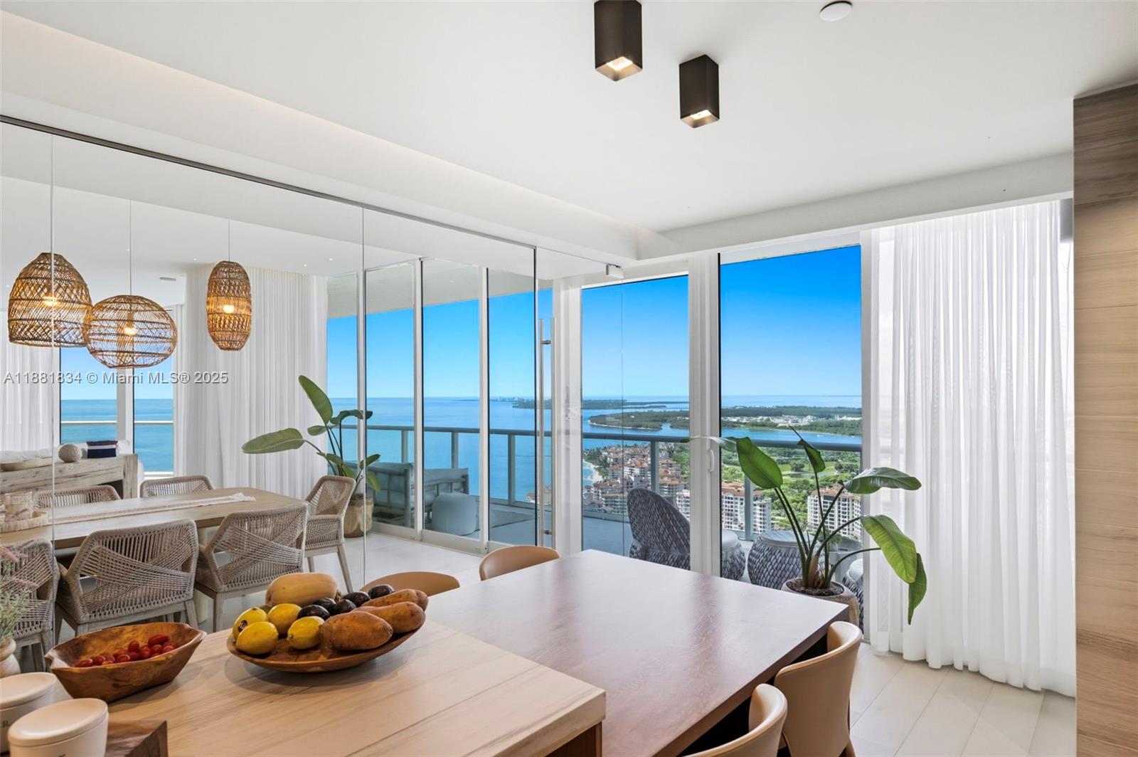 100 S Pointe Dr #3803 Miami Beach, FL 33139 100 S Pointe Dr #3803 Miami Beach, FL 33139
