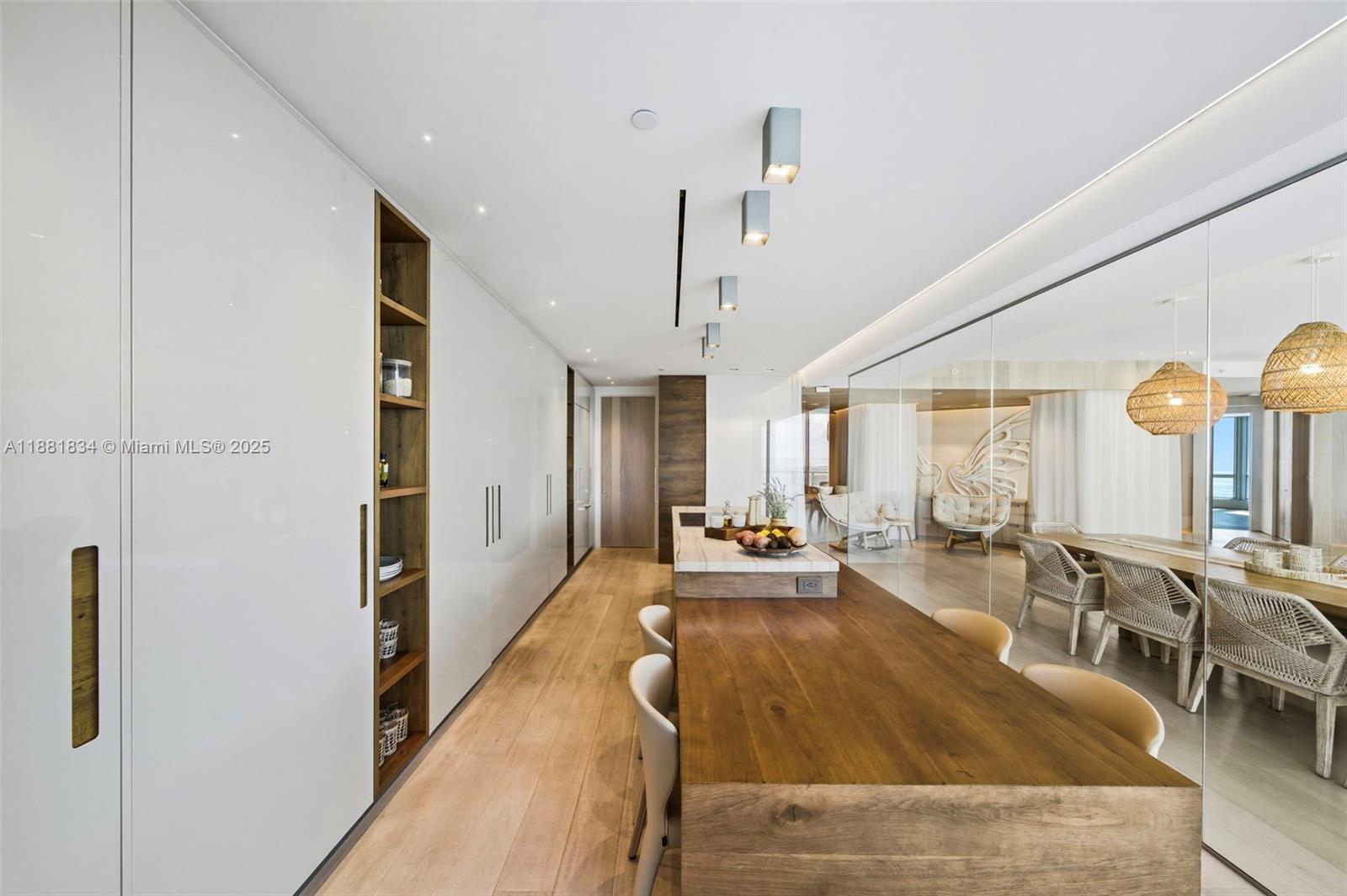 100 S Pointe Dr #3803 Miami Beach, FL 33139 100 S Pointe Dr #3803 Miami Beach, FL 33139