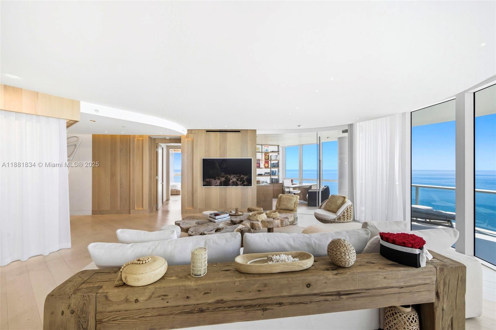 100 S Pointe Dr #3803 Miami Beach, FL 33139 100 S Pointe Dr #3803 Miami Beach, FL 33139