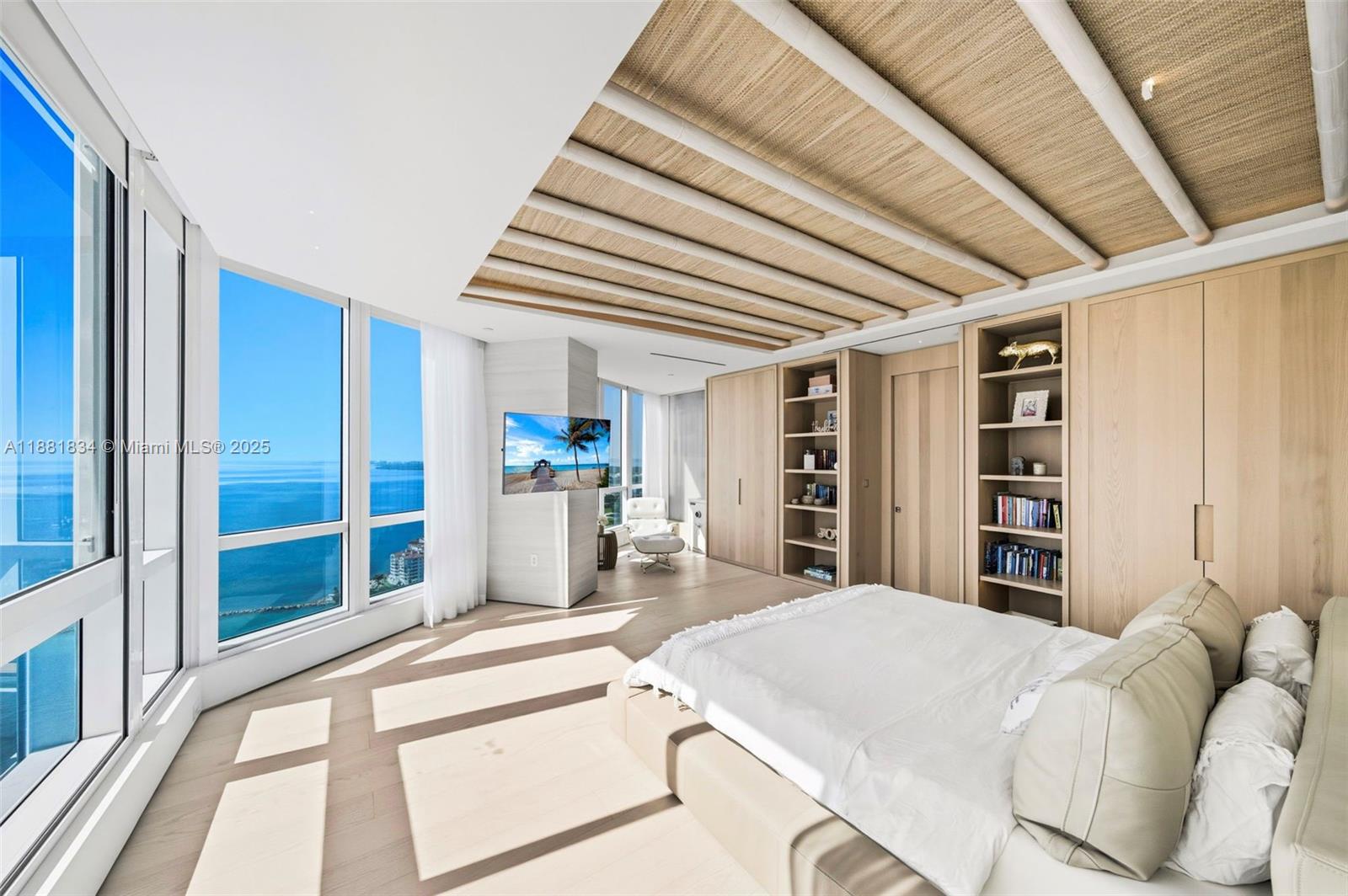 100 S Pointe Dr #3803 Miami Beach, FL 33139 100 S Pointe Dr #3803 Miami Beach, FL 33139