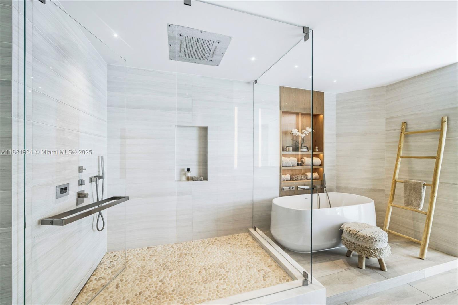 100 S Pointe Dr #3803 Miami Beach, FL 33139 100 S Pointe Dr #3803 Miami Beach, FL 33139