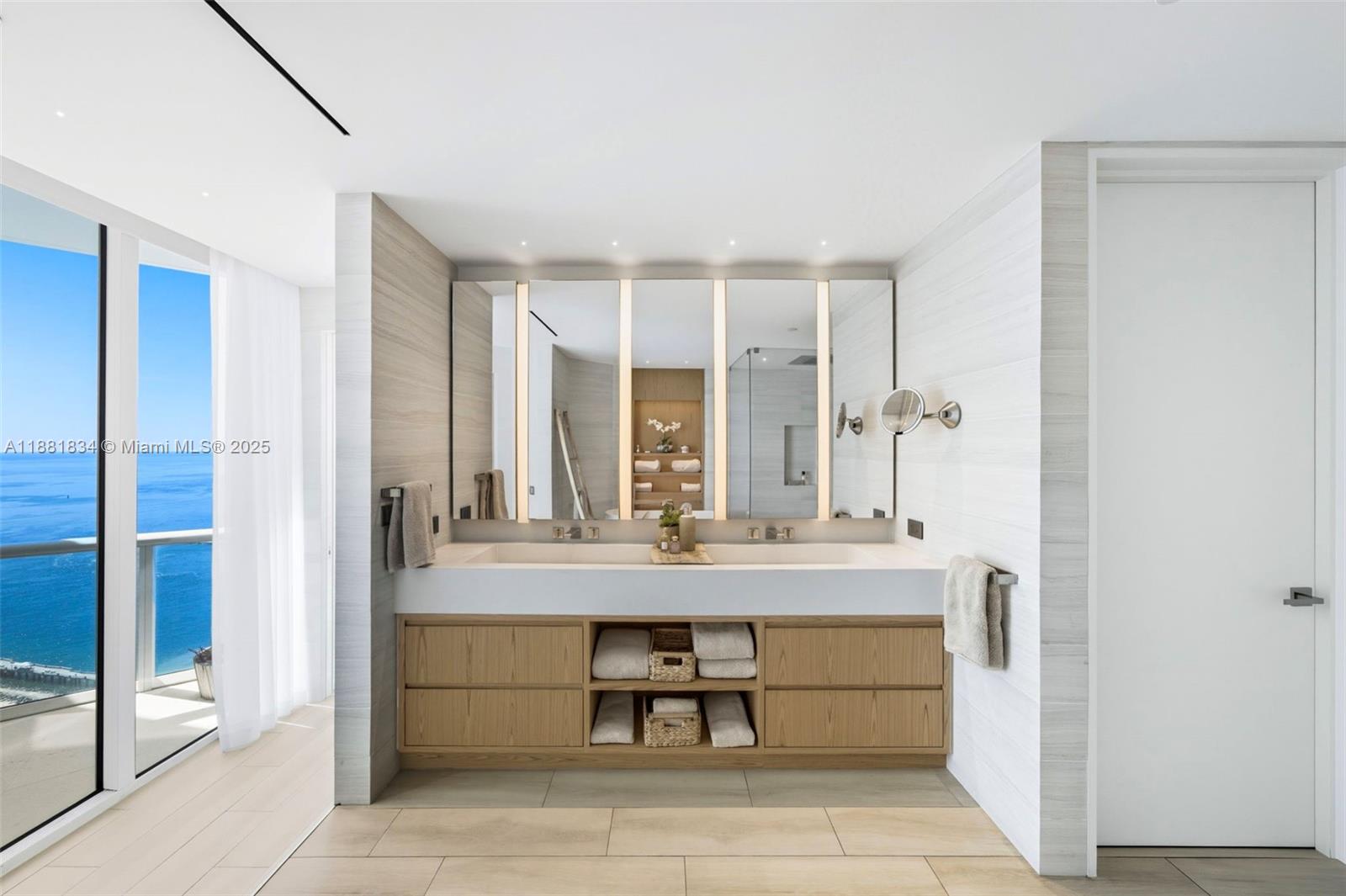 100 S Pointe Dr #3803 Miami Beach, FL 33139 100 S Pointe Dr #3803 Miami Beach, FL 33139
