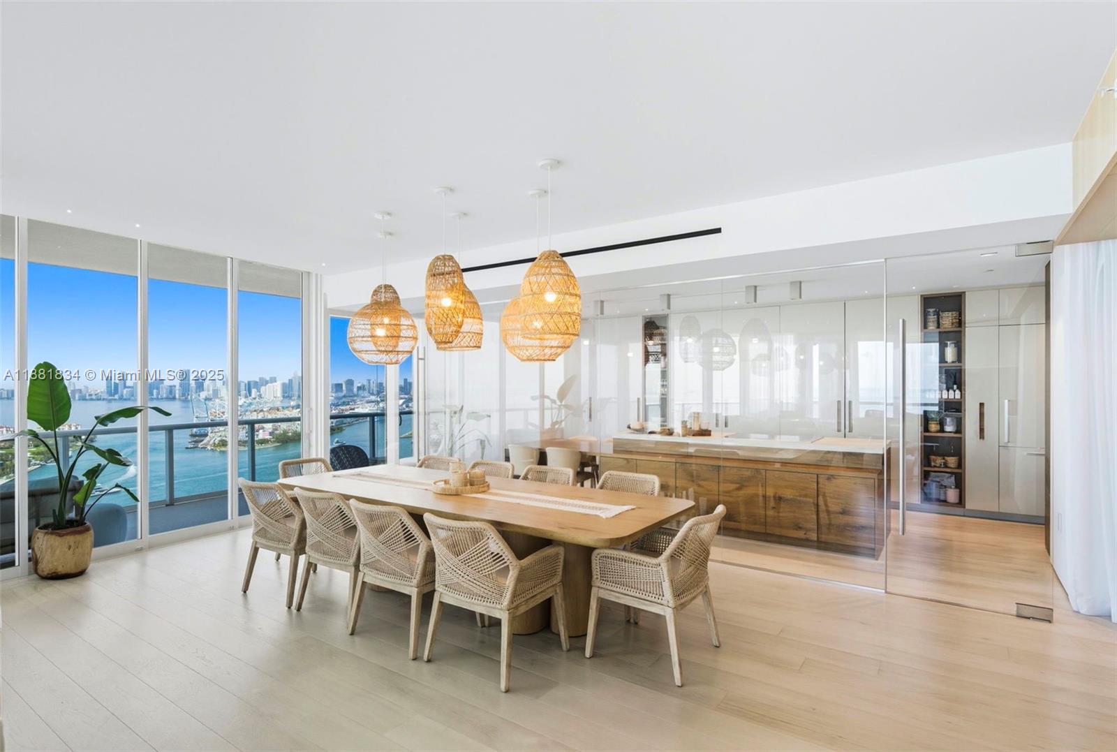 100 S Pointe Dr #3803 Miami Beach, FL 33139 100 S Pointe Dr #3803 Miami Beach, FL 33139
