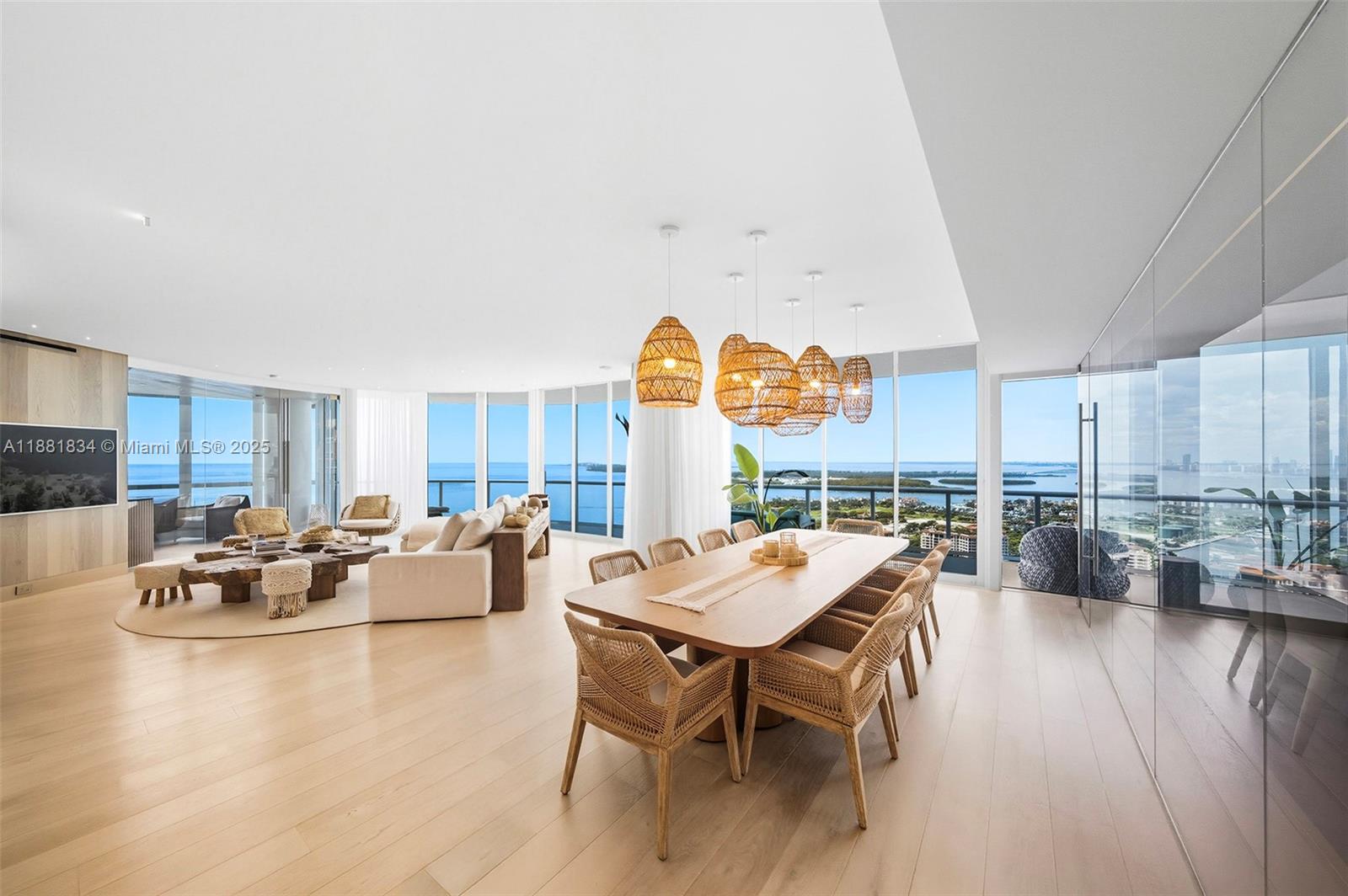 100 S Pointe Dr #3803 Miami Beach, FL 33139 100 S Pointe Dr #3803 Miami Beach, FL 33139