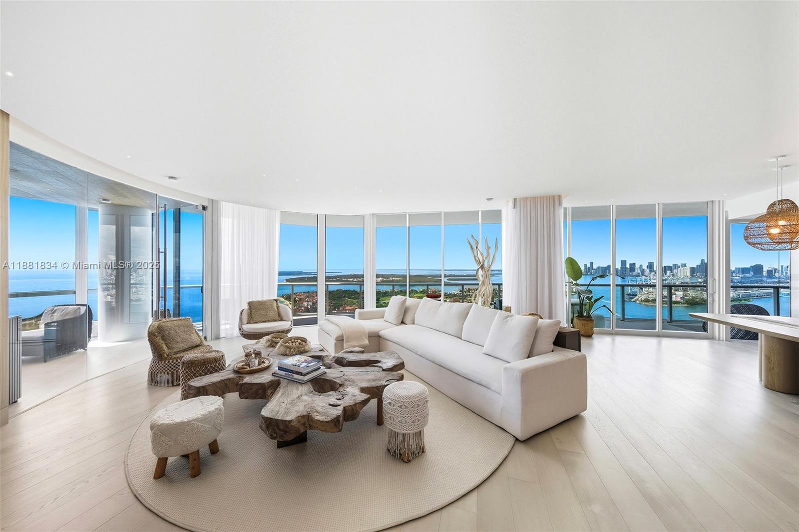 100 S Pointe Dr #3803 Miami Beach, FL 33139 100 S Pointe Dr #3803 Miami Beach, FL 33139